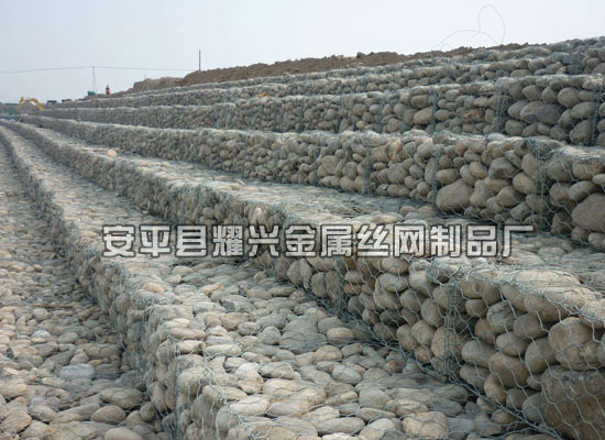 六角石笼网在河流防护当中的应用